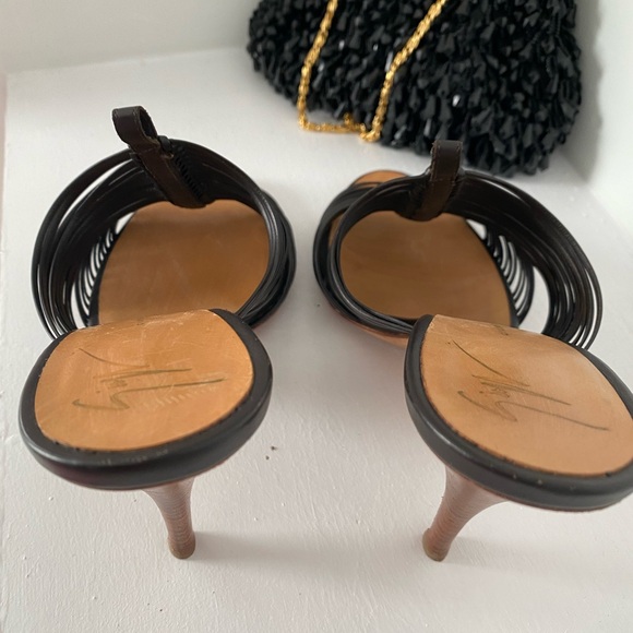 💫GIUSEPPE ZANOTTI BLACK LEATHER PISSI SANDAL - Picture 6 of 10